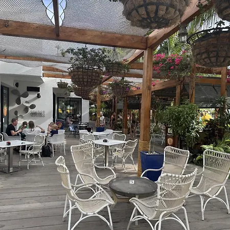 Fantastic Duplex With Terrace, Pools, And Beach Access Apartament Playa de las Americas (Tenerife)
